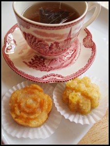 vanilla bean tea cakes